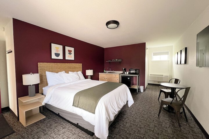 Room 11 of 25