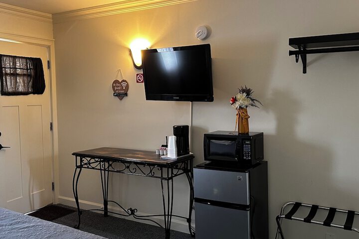 Room 4 of 51