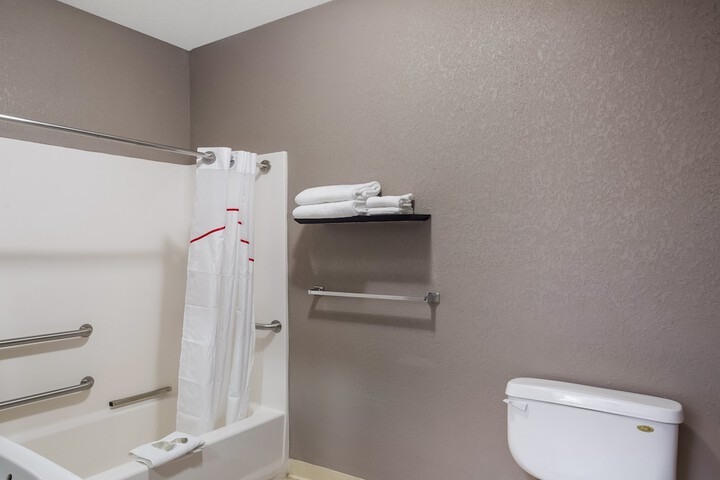 Room 15 of 33