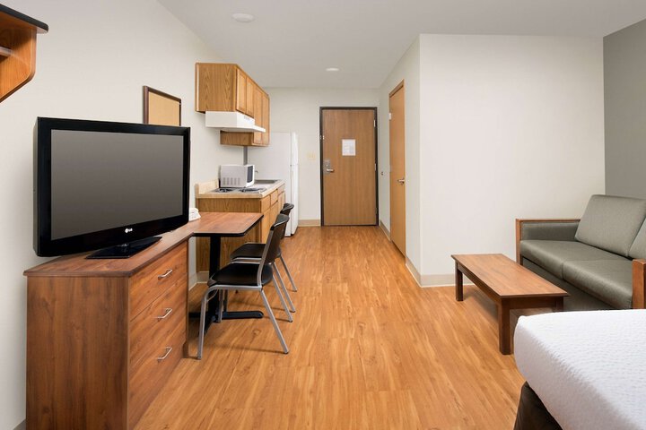 Room 10 of 16
