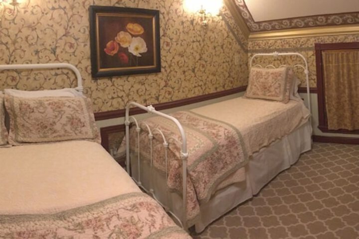 Room 141 of 223