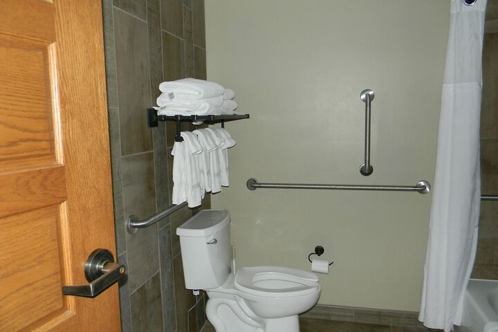 Room 73 of 124