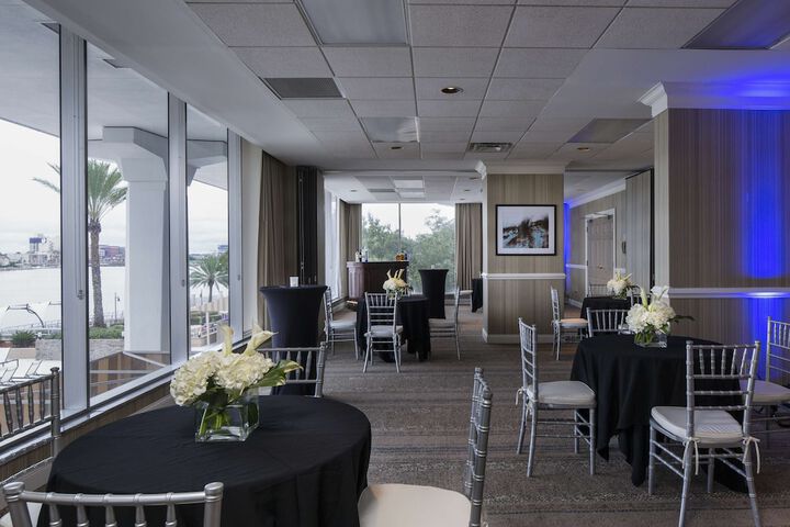 DoubleTree by Hilton Hotel Jacksonville Riverfront