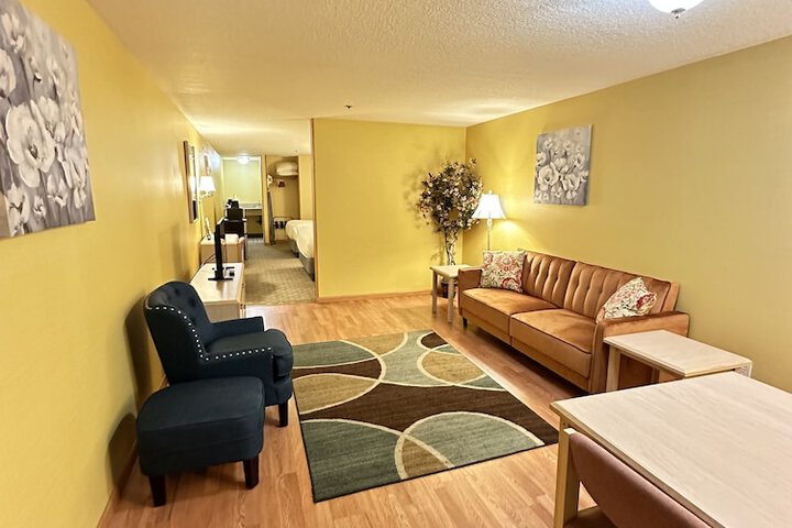 Timberland Inn & Suites