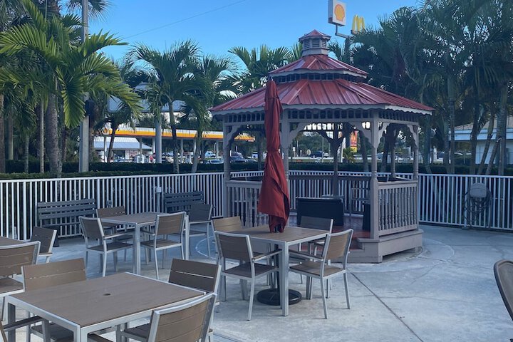 Sundeck 27 of 28