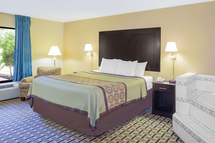 Room 5 of 13