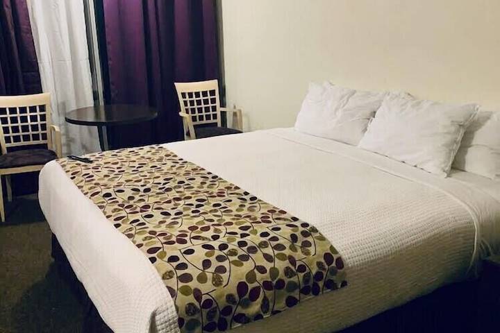 Room 17 of 34