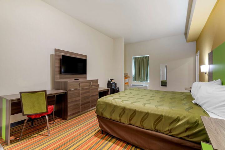 Room 18 of 27