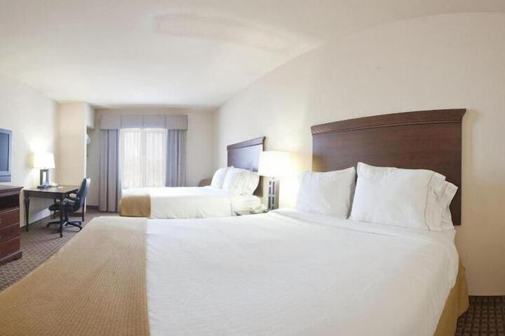 Room 10 of 29