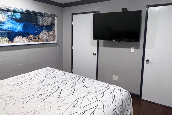 Room 11 of 29