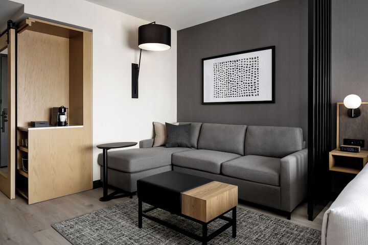 Room 8 of 25
