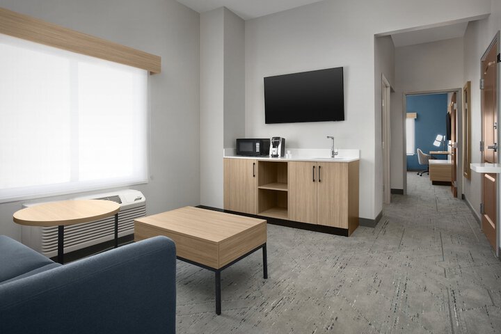 Holiday Inn Express Hotel & Suites DFW West - Hurst by IHG