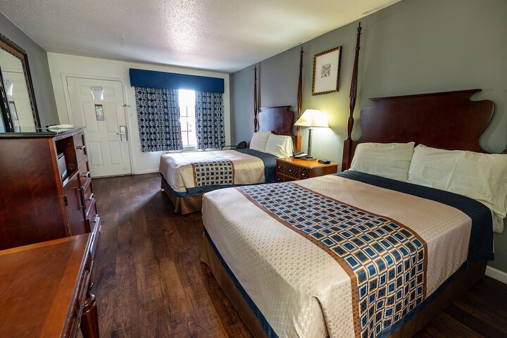 Room 34 of 40