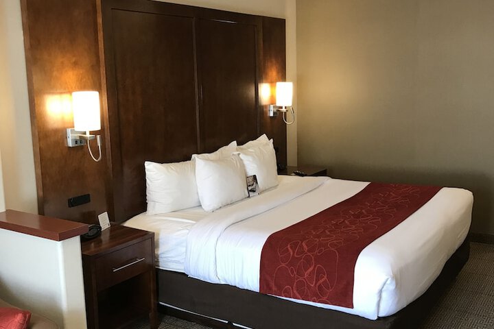 Comfort Suites Near Six Flags Magic Mountain