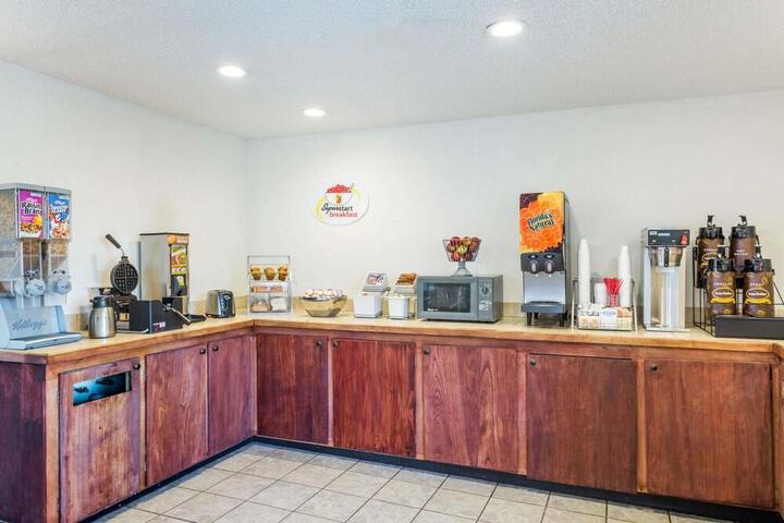 SUPER 8 BY WYNDHAM JOPPA