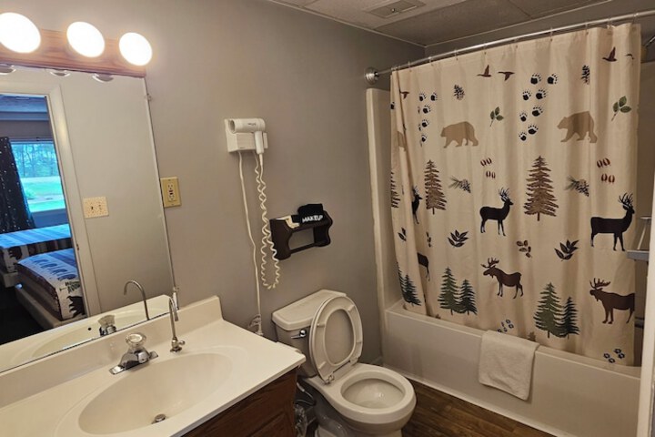 Room 100 of 115