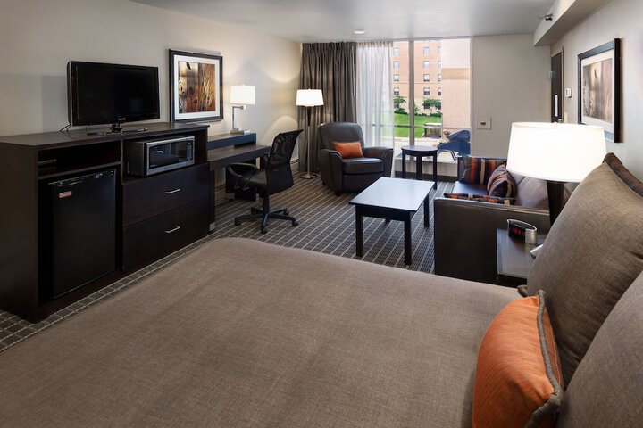 Room 28 of 40
