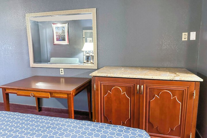 Room 53 of 67