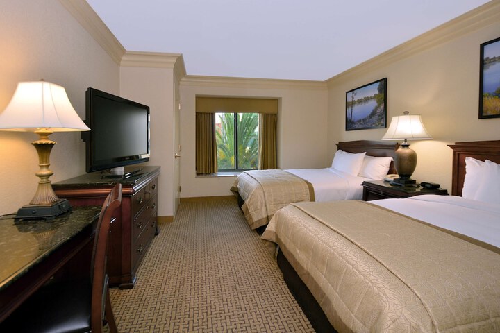 Room 71 of 108