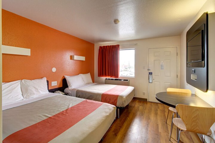 Room 11 of 22
