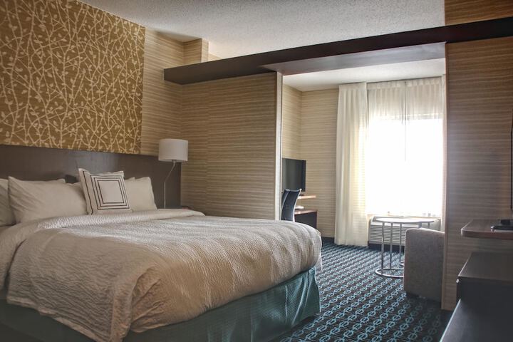Room 14 of 27