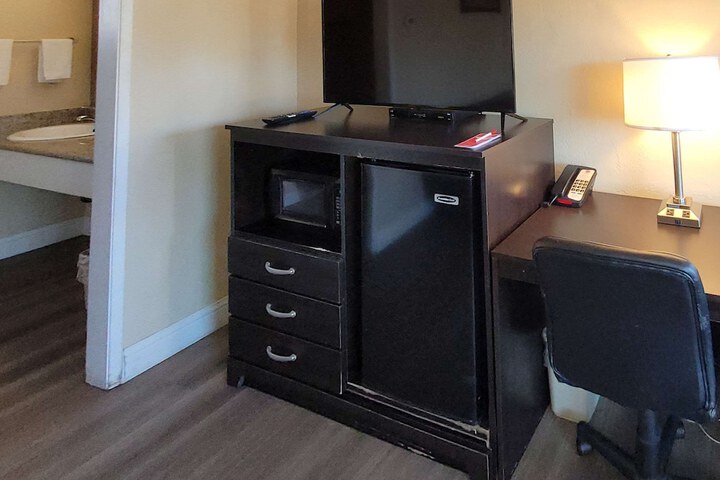 Room 16 of 21