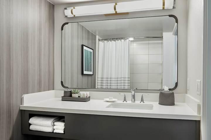 Westdrift Manhattan Beach Autograph Collection by Marriott
