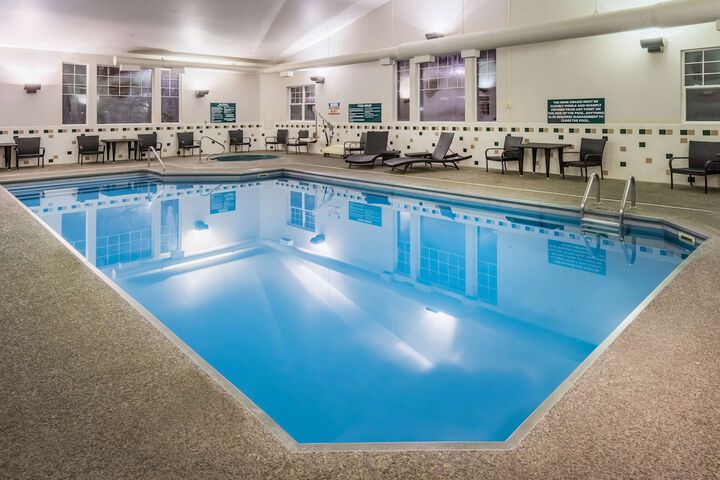 Best Western Plus Riverfront Hotel & Suites