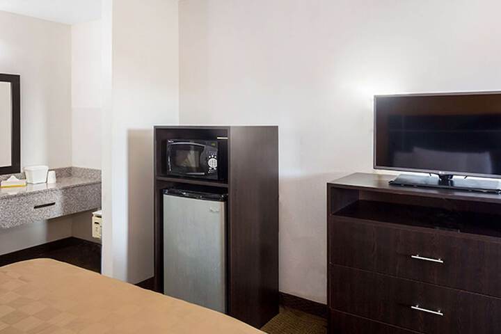 Room 34 of 47