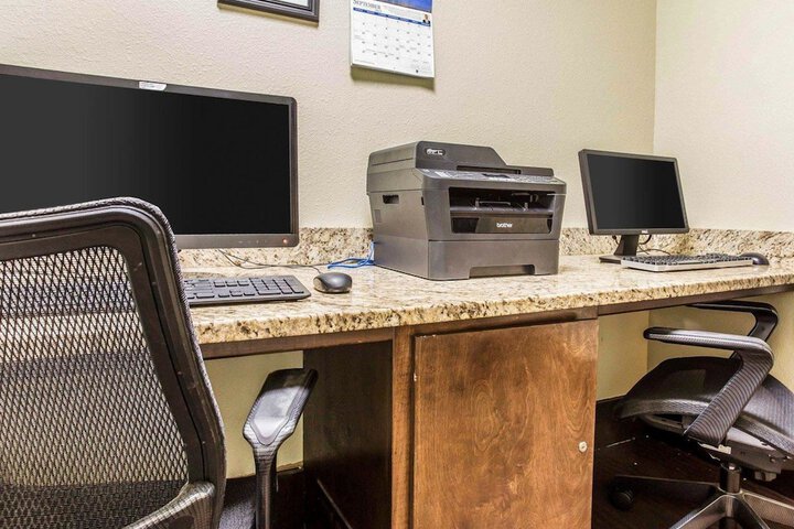 Business Center 27 of 27