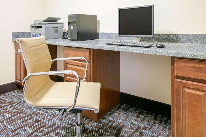 Business Center 28 of 28