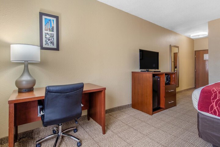Room 28 of 40