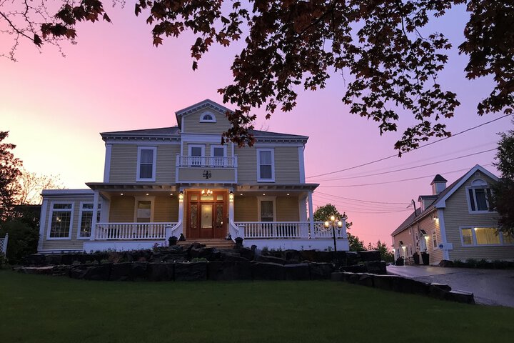 Tattingstone Inn