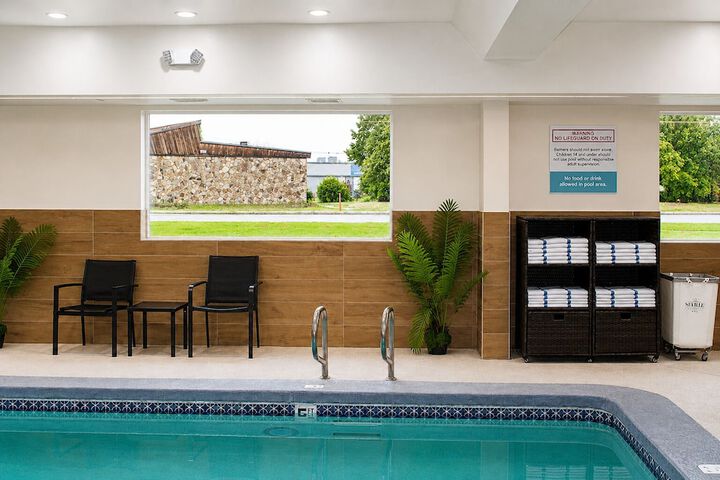 La Quinta Inn & Suites by Wyndham Logan