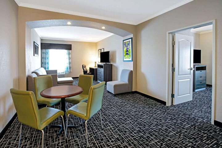 La Quinta Inn & Suites by Wyndham Garland Harbor Point