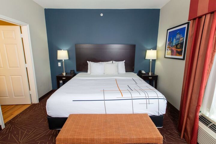 Room 44 of 61