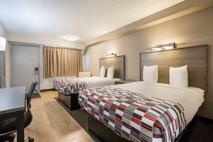 Room 9 of 19
