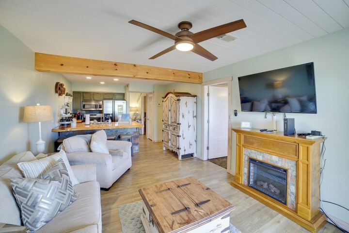 Unwind Fireside: Ozark Mtn Condo w / Resort Perks!
