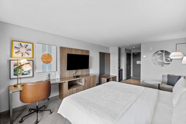Holiday Inn Hotel & Suites Surrey East Cloverdale by IHG