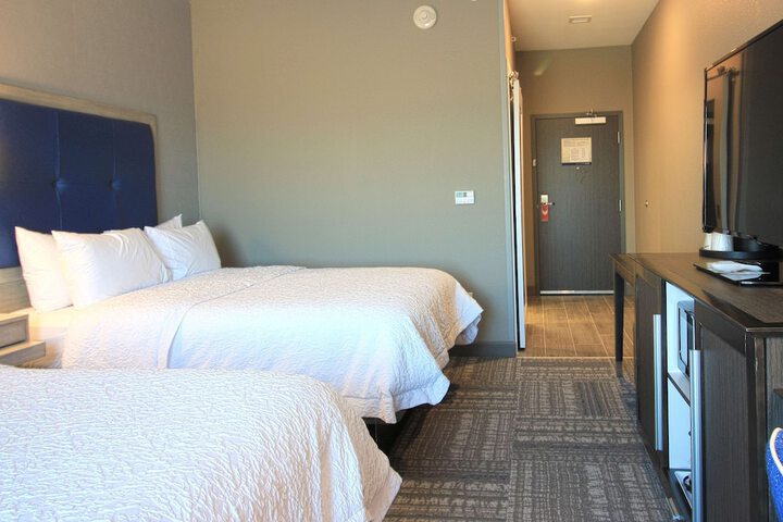 Room 25 of 37