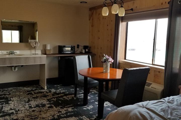 Western Royal Inn