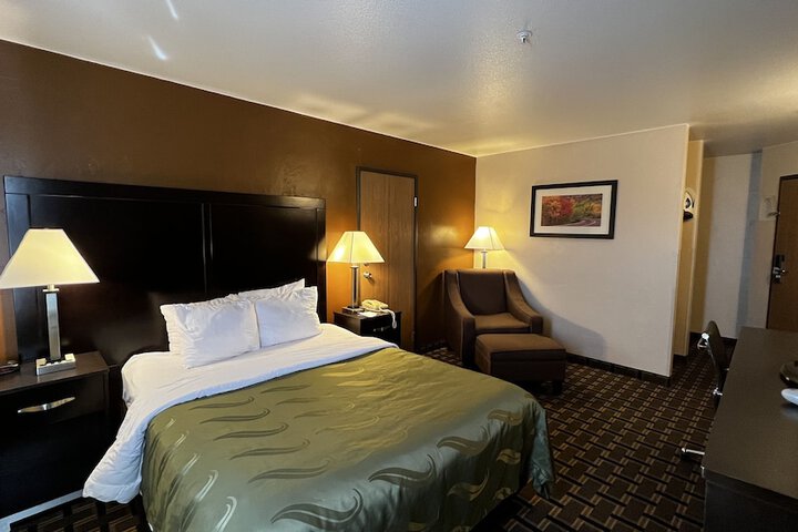 Room 34 of 41