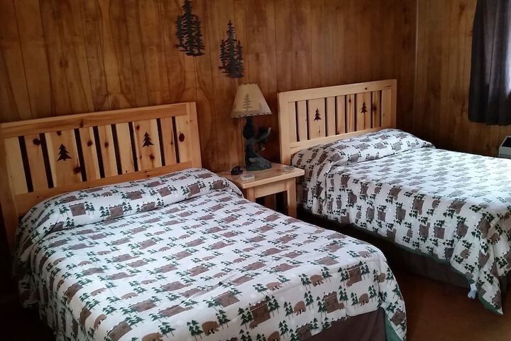 Sunshine Motel and Cabins