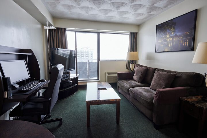 The Business Inn