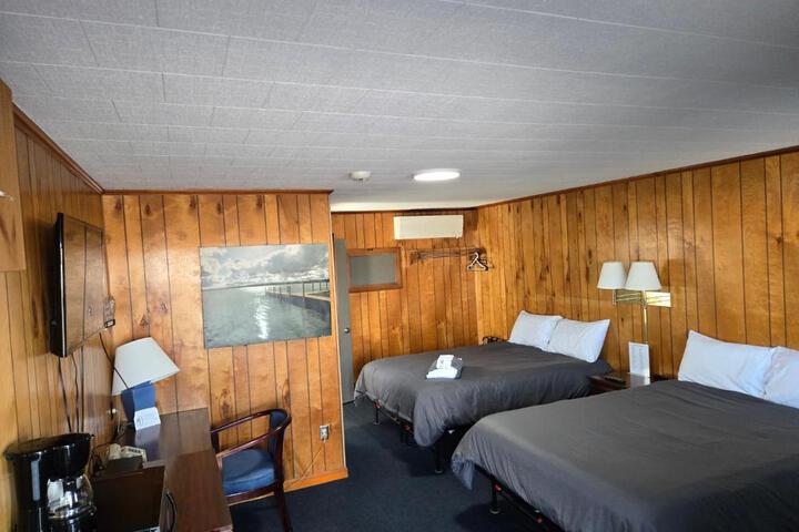 Russells Motel
