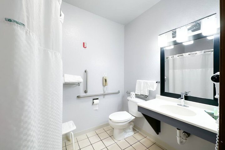 Room 8 of 23