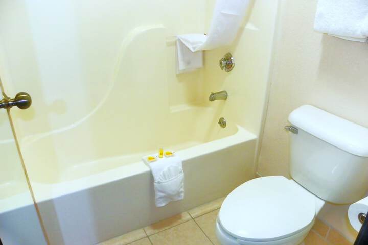 Room 17 of 24