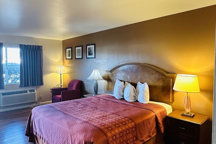 Room 8 of 27