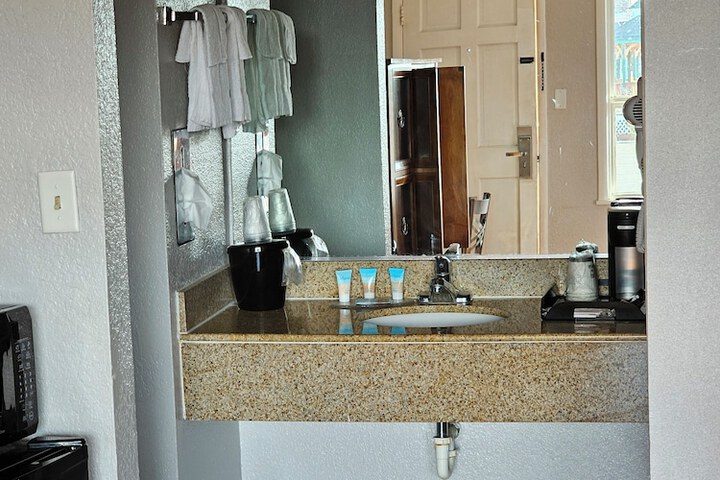 Room 27 of 55