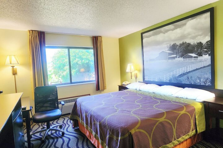 Room 9 of 19